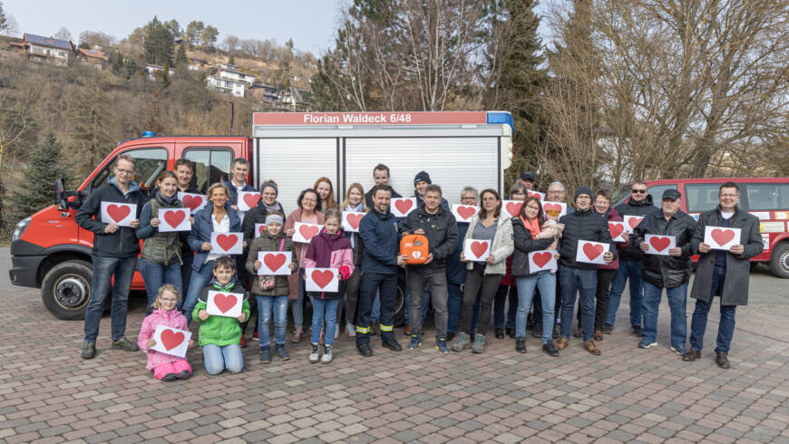 Erfolgreiche Spendenaktion für Defibrillator in Nieder Werbe