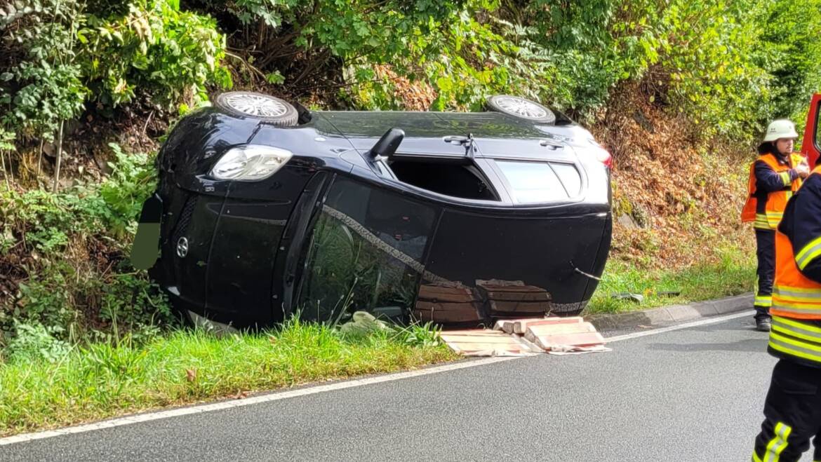 Verkehrsunfall, eingeschlossene Person