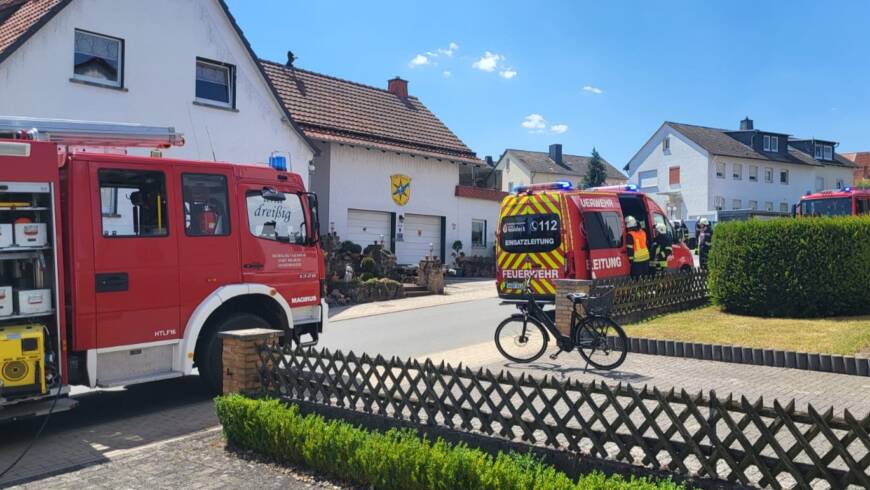 Rauchentwicklung aus Gebäudekeller