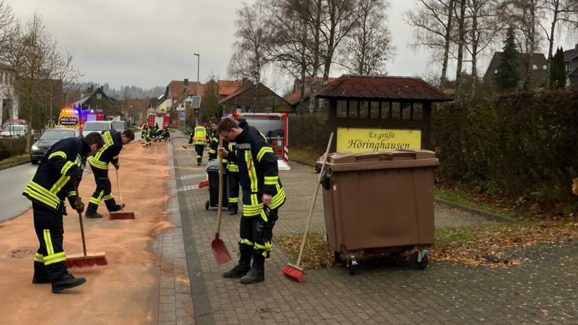 Dieselspur auf Fahrbahn