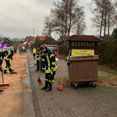 Dieselspur auf Fahrbahn