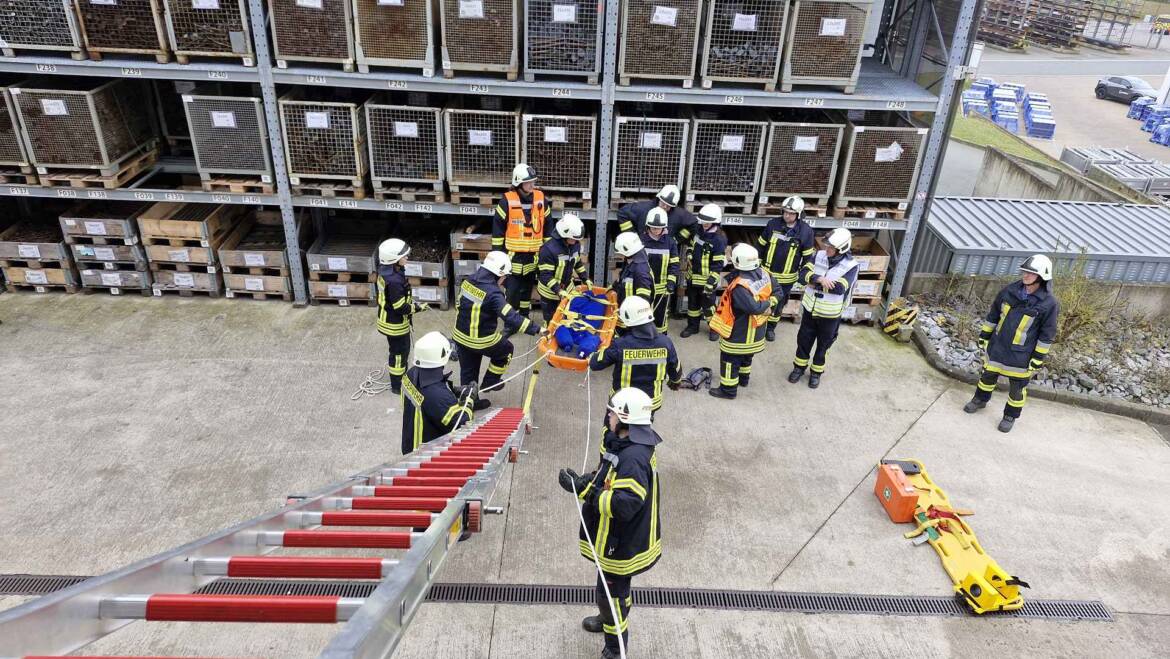 F2Y, Brand in Industriegebäude, vermisste Personen, Alarmübung