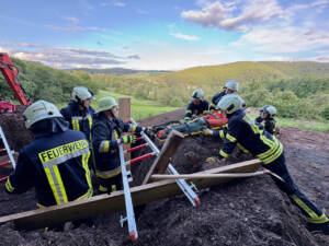 Gemeinsamer Übungsdienst zur technischen Rettung bei Bauunfällen