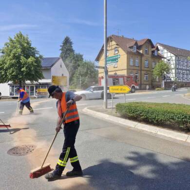 Ölspur im Kreuzungbereich