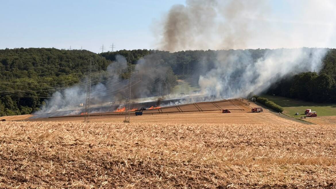Brand Mähdrescher > Flächenbrand 1,4 Hektar