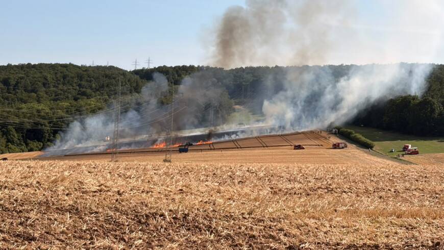 Brand Mähdrescher > Flächenbrand 1,4 Hektar